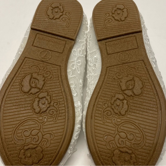 Jumping Beans®
Walnut / White Toddler Girls'
Ballet Flats Size 7T - Picture 9 of 9
